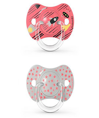 پستانک 6-18ماه سر بادامی سوآوینکس طرح فضا بسته 2 عددی