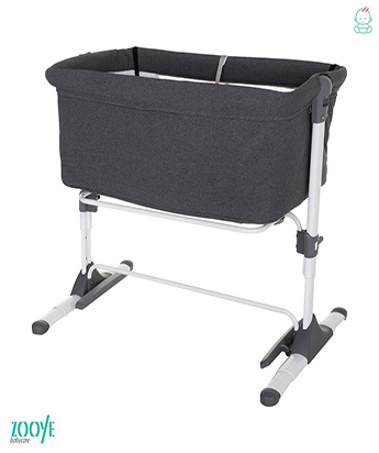 تخت کنار مادر زویه